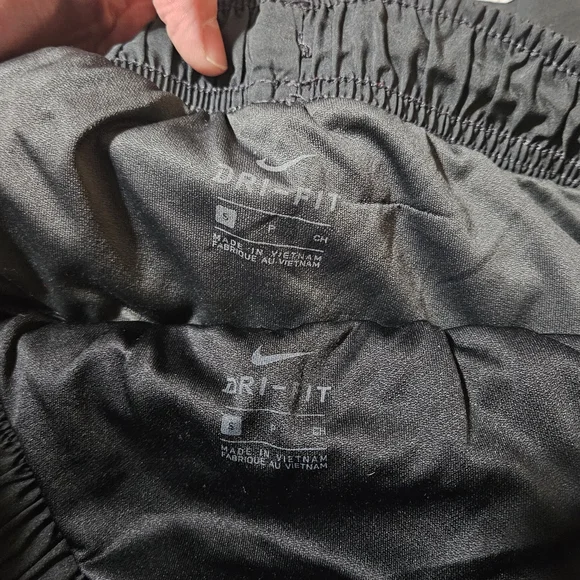 Nike Women's Black and Gray Shorts Set - Picture 4 of 4